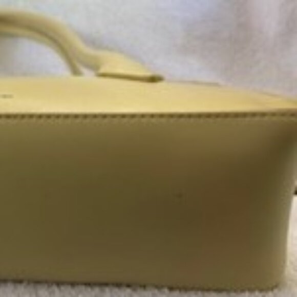 BCBGeneration unique enlongated shoulder bag in pale yellow NWT - Picture 4 of 11